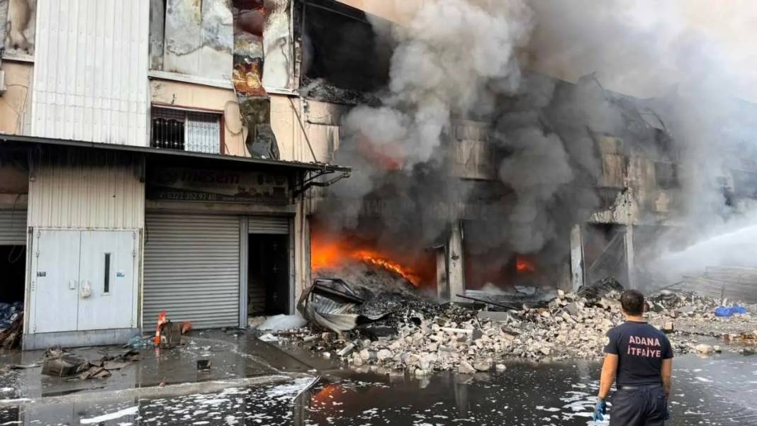 Adana’da Hırdavat Dükkanında Başlayan Yangın Ticaret Merkezini Sardı! 6